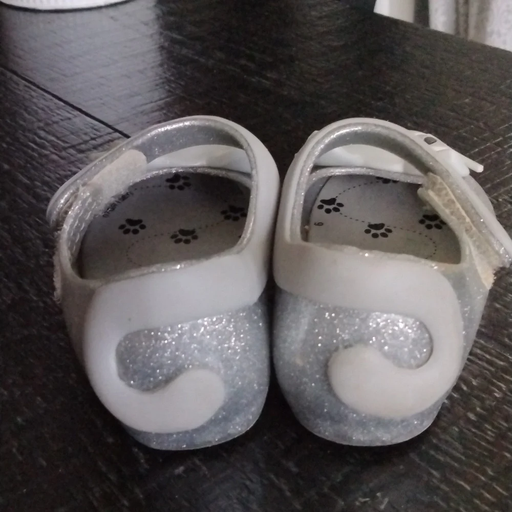 Mini Melissa Glittery Silver Cat Face Shoes